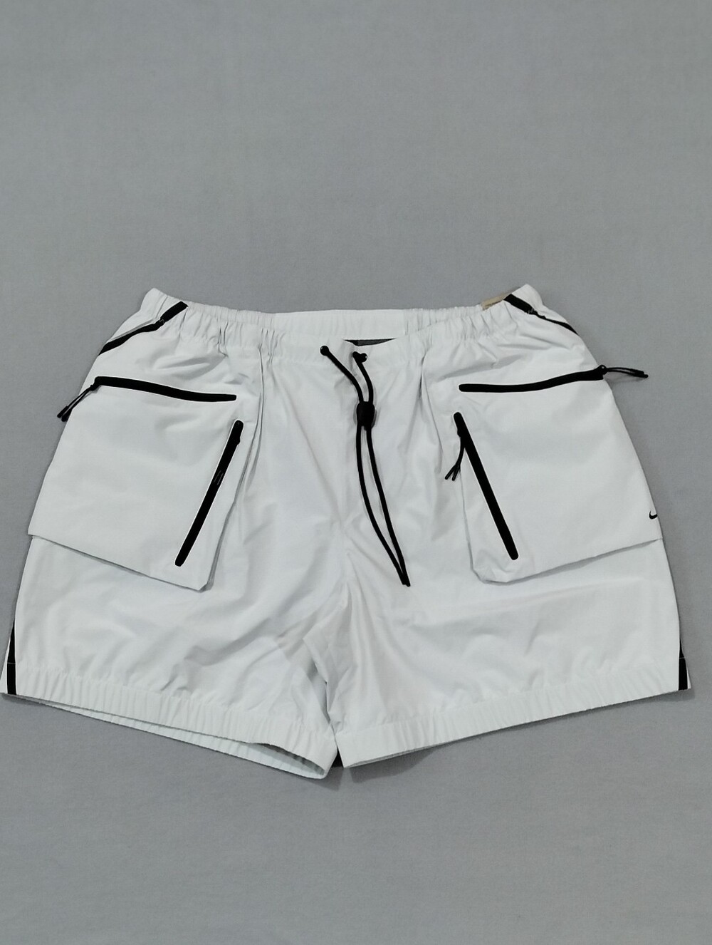 Mens Medium Nike Tech Super Lightweight Shorts Summit White Black HJ2946-121 NWT